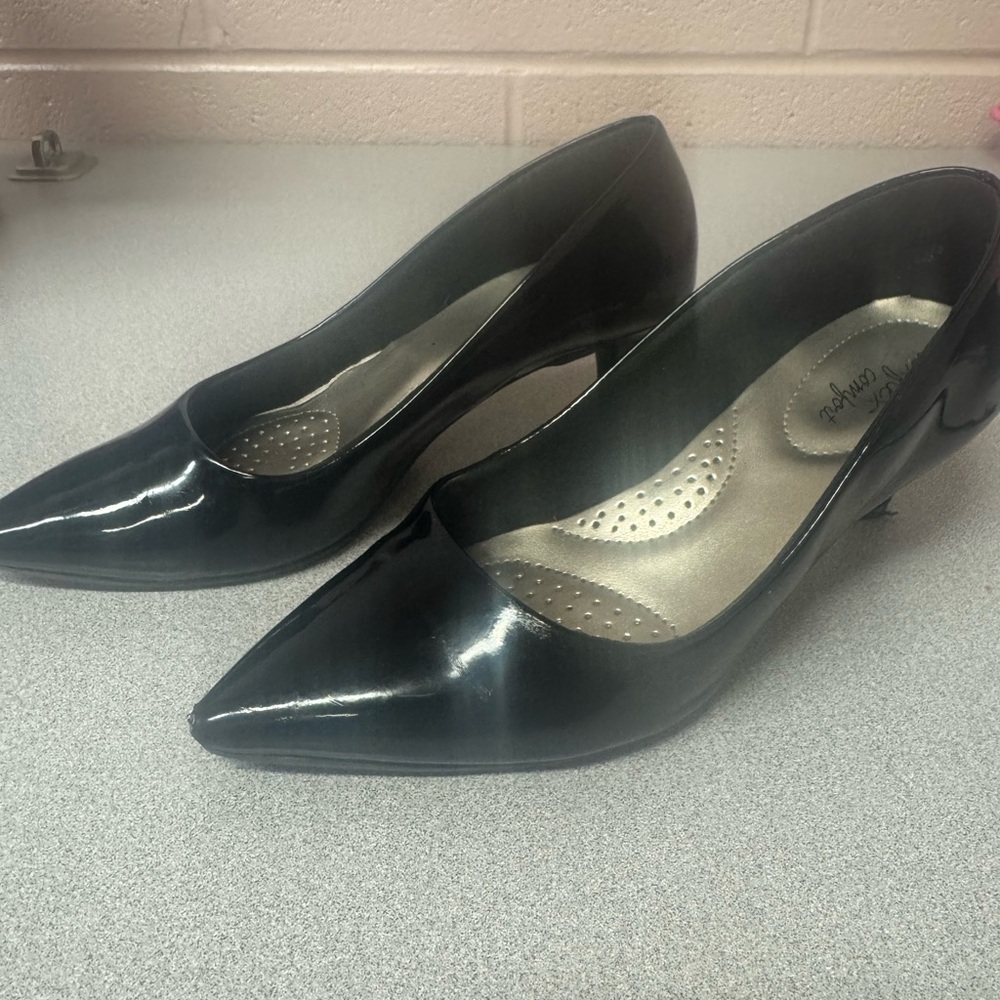 Classic Black Patent Pointed-Toe Pumps - Women